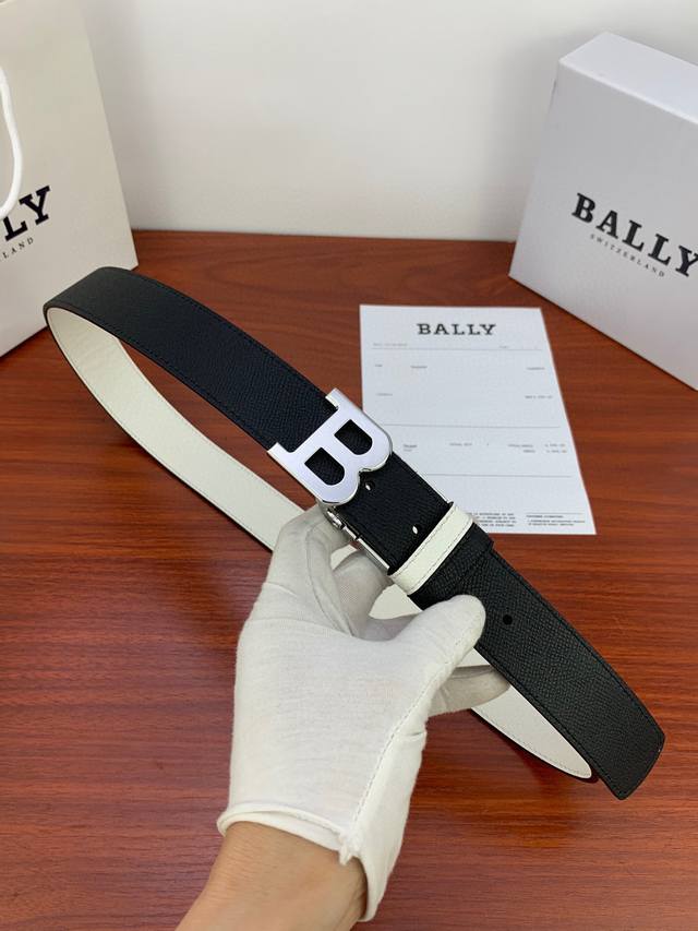 代购级 Bally 巴利男士腰带 双面可用 手掌纹双面头层牛皮皮带 配有金 银 字母扣头该皮带可调节 且能根据需要剪裁质量保证达到修身效果 宽度3.5 Cm